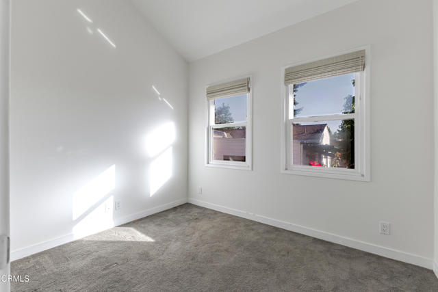 Detail Gallery Image 19 of 25 For 4531 El Camino Corto, La Canada Flintridge,  CA 91011 - 3 Beds | 2/1 Baths