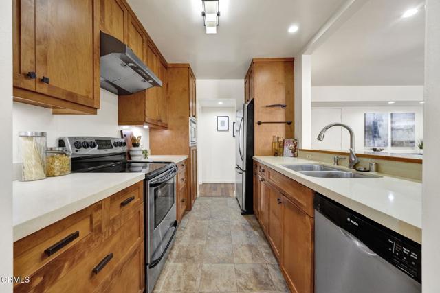 1127 E Del Mar Avenue, Pasadena CA: https://media.crmls.org/mediaz/adf9205d-4b30-42cd-b203-306a0fe5d7ee.jpg