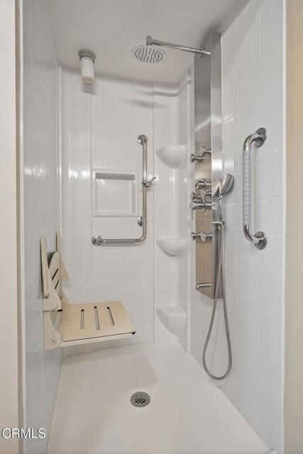 640 Fernwood Drive, Oxnard CA: https://media.crmls.org/mediaz/adf93c85-7c8b-49d8-b98c-51b3b490c280.jpg