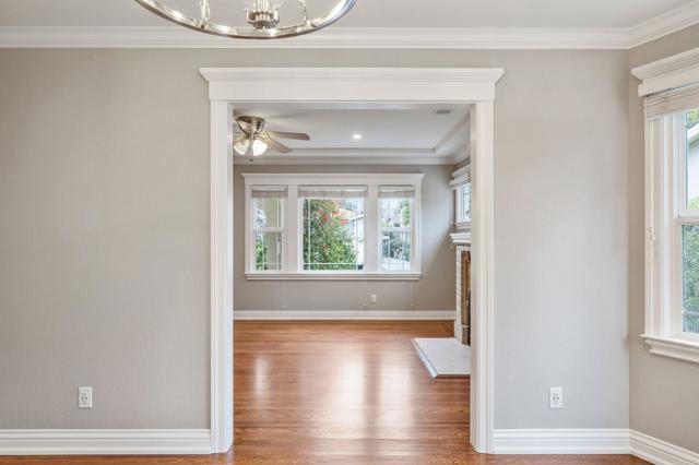 711 Laurel Avenue, Burlingame CA: https://media.crmls.org/mediaz/adf93e9b-57cb-4ce6-a5f2-56666b987691.jpg