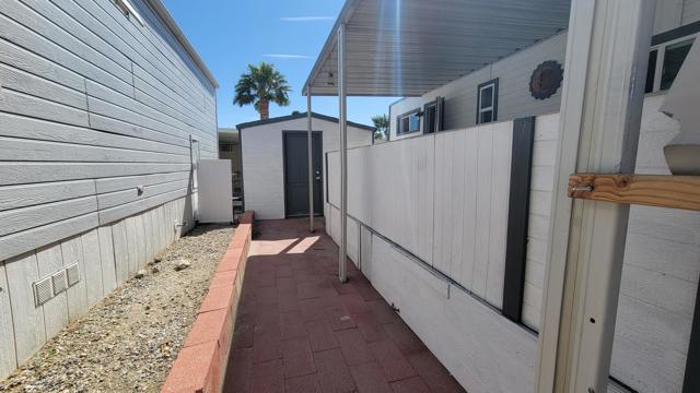 74711 Dillon Road, Desert Hot Springs CA: https://media.crmls.org/mediaz/adf9d697-6cc1-43f2-9230-2b7722c61327.jpg