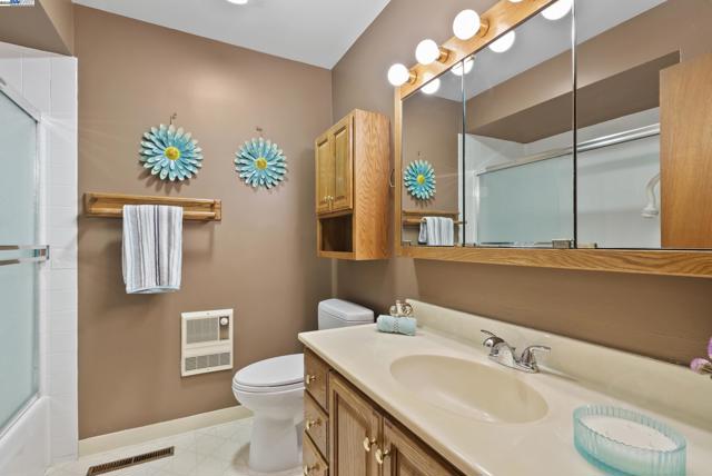4301 Norris Rd, Fremont CA: https://media.crmls.org/mediaz/adfa9311-07ae-4dc5-ab12-457bc767defc.jpg