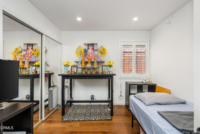 1850 Midvale Avenue, Los Angeles CA: https://media.crmls.org/mediaz/adfb74d5-04ea-4112-b34f-b5fc499ac65b.jpg