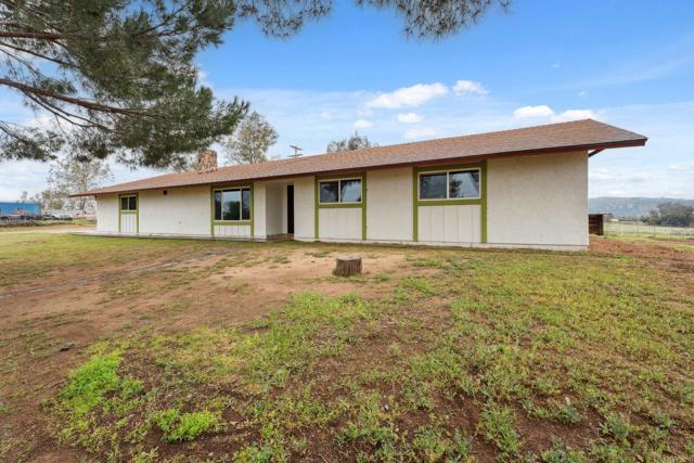 Detail Gallery Image 2 of 49 For 1375 Pine St,, Ramona,  CA 92065 - 3 Beds | 2 Baths