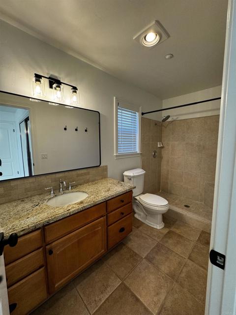 Detail Gallery Image 22 of 23 For 417 D Ave, Coronado,  CA 92118 - 2 Beds | 2/1 Baths