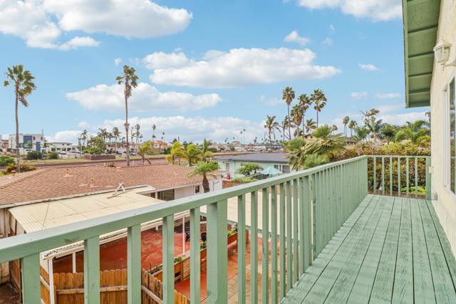 1906 08 S Broadway, Oceanside CA: https://media.crmls.org/mediaz/adfc365b-fd8a-48c4-80fb-2db97181b1f2.jpg