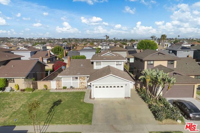 19714 Galway Avenue, Carson CA: https://media.crmls.org/mediaz/adfc434f-456e-4d3c-8c91-3e20a379ebf7.jpg