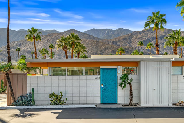 1111 E Palm Canyon Drive, Palm Springs CA: https://media.crmls.org/mediaz/adfc5497-910e-403b-a316-69318769e907.jpg