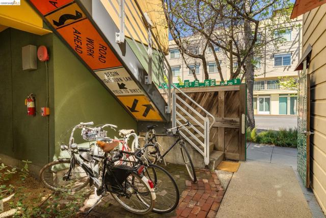 Image 27 of 32 For 2484 Martin Luther King Jr Way