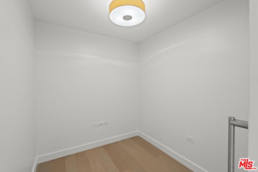 888 E Street - photo 13