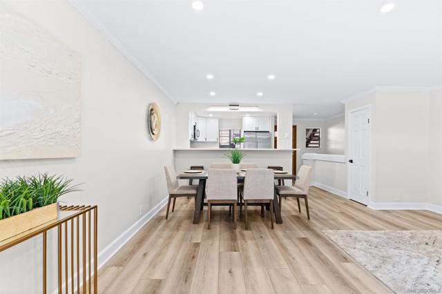 8870 Villa La Jolla Dr, La Jolla CA: https://media.crmls.org/mediaz/adfd6b7d-5b00-4e76-bad8-105fb03e1daa.jpg