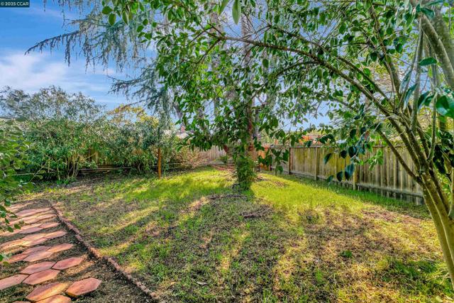 19 Marques Pl, Danville CA: https://media.crmls.org/mediaz/adfe3532-fe03-4fe5-a2ea-07aa3ae56678.jpg