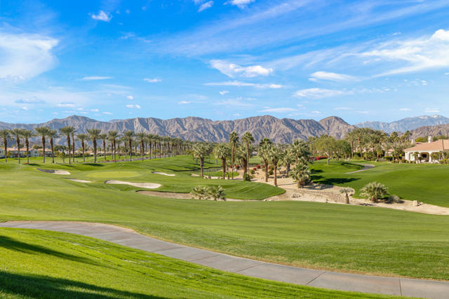 50605 Verano Drive, La Quinta CA: https://media.crmls.org/mediaz/adfe8def-4eab-4c84-8714-0cbd4f35834b.jpg