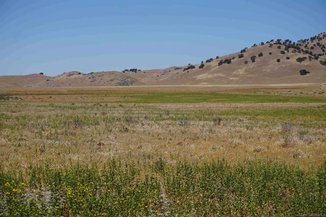 0 N of Challenger and Hwy 58, Tehachapi CA: https://media.crmls.org/mediaz/adff76e2-7688-4ae3-b7a4-916fa5a4dca9.jpg