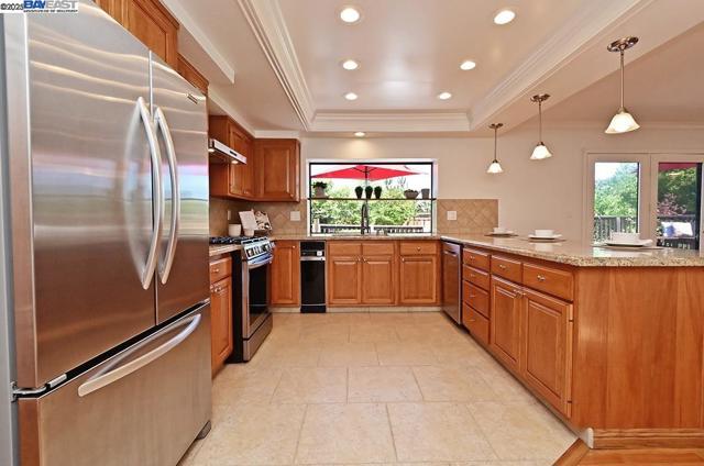 1492 Windsor Way, Livermore CA: https://media.crmls.org/mediaz/adffa059-f2db-48ac-8a78-6bec56121742.jpg