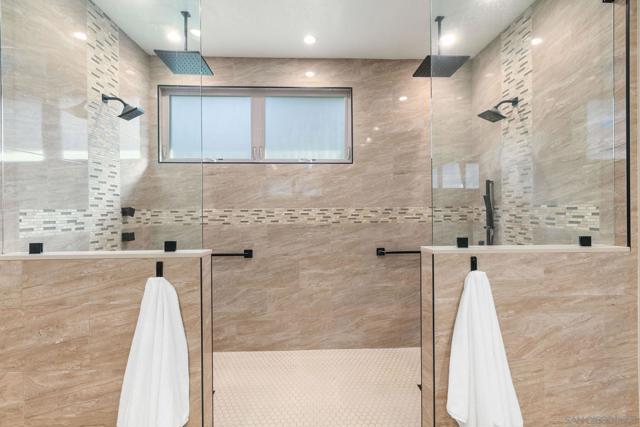 14231 Fox Run Row, San Diego CA: https://media.crmls.org/mediaz/ae00c165-7e74-4d8b-9bc9-fa668ed50960.jpg