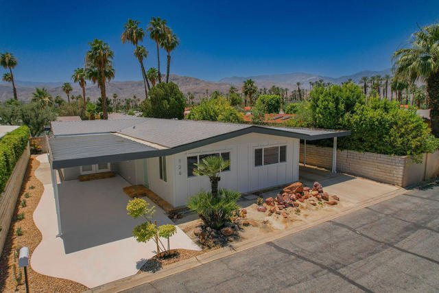 126 Monte Carlo Street, Rancho Mirage CA: https://media.crmls.org/mediaz/ae0131e7-15cf-4f73-a2b1-5cc0f9a5ad07.jpg