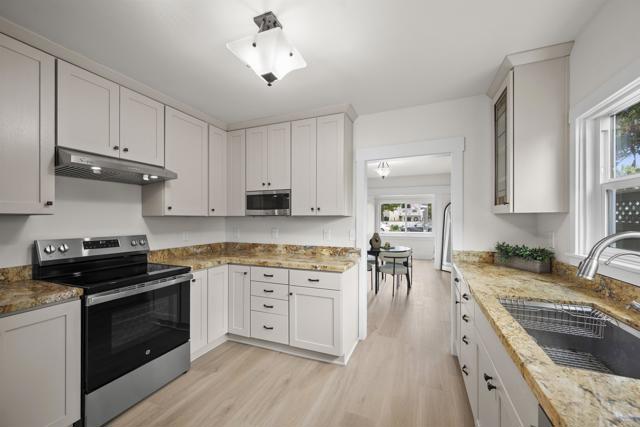 Detail Gallery Image 14 of 51 For 311 B Ave, Coronado,  CA 92118 - 3 Beds | 2 Baths