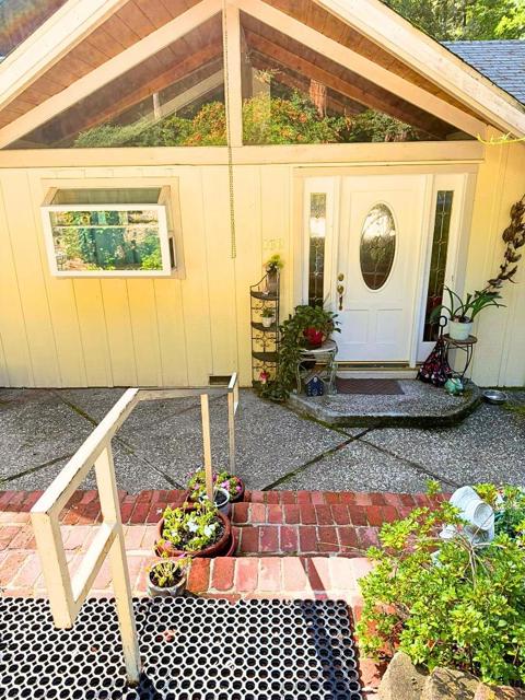 160 Nellie Lane, Boulder Creek CA: https://media.crmls.org/mediaz/ae02aa90-a057-443a-b5c1-7ba3f07dcf52.jpg