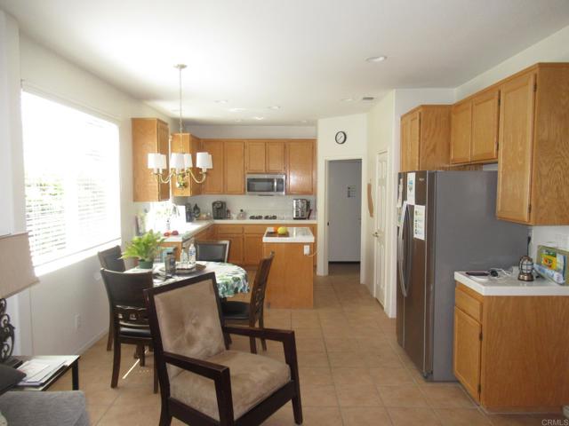 Detail Gallery Image 15 of 39 For 6033 Patmos Way, Oceanside,  CA 92056 - 2 Beds | 2/1 Baths