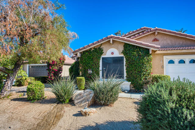 Image 37 of 43 For 49530 Lincoln Drive