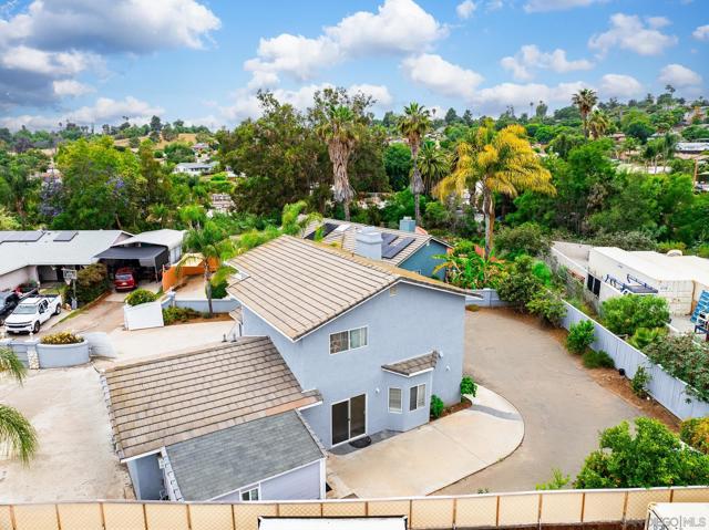 119 Smilax Rd, Vista CA: https://media.crmls.org/mediaz/ae037733-2a57-4f90-9239-e8b8b299cc95.jpg