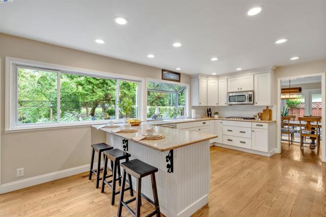 1632 Saint Norbert Dr, Danville CA: https://media.crmls.org/mediaz/ae039ca4-f1d8-45d5-89eb-0e882d6b4306.jpg