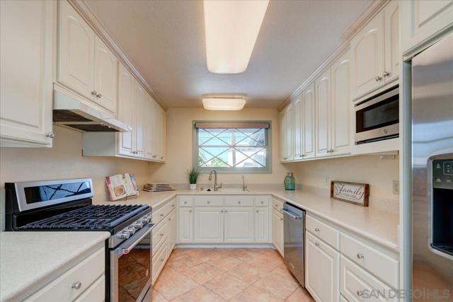 3981 Hatton St, San Diego CA: https://media.crmls.org/mediaz/ae03bc56-6338-4856-8cf7-c94a0d555ac5.jpg