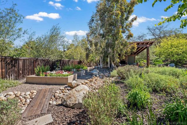 11577 Sweet Willow Way, San Diego CA: https://media.crmls.org/mediaz/ae040001-c5a5-4daa-9e93-6c7965c37818.jpg