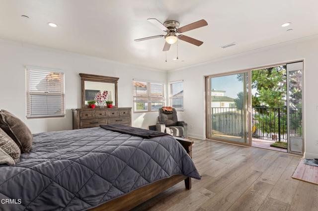 5306 Sandpiper Way, Oxnard CA: https://media.crmls.org/mediaz/ae0403df-140a-4a13-9d2d-70164f749106.jpg