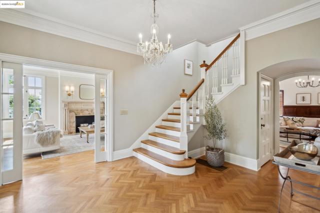 Image 4 of 56 For 858 Rosemount Rd