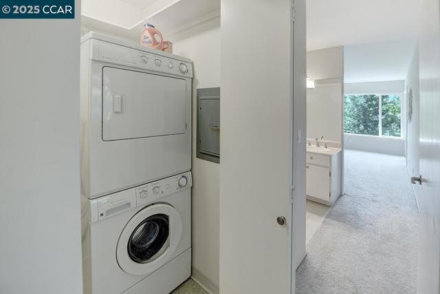 2638 Saklan Indian Dr, Walnut Creek CA: https://media.crmls.org/mediaz/ae042723-2733-4cca-942f-4ddfdcd38527.jpg