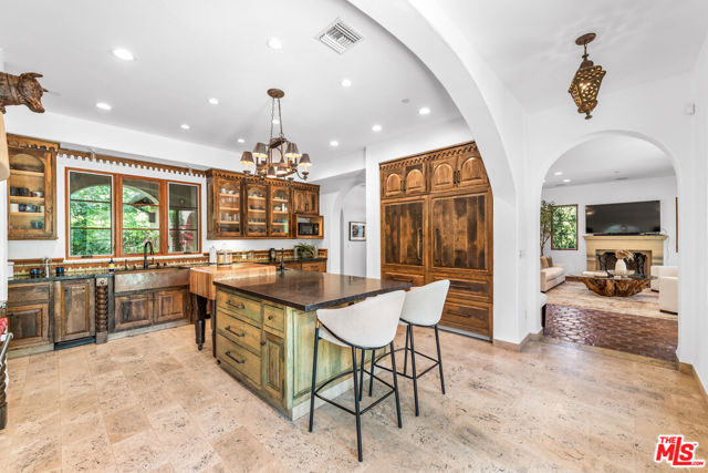 5850 Lapworth Drive, Agoura Hills CA: https://media.crmls.org/mediaz/ae049667-a789-418a-82e5-0d953cfcb47c.jpg