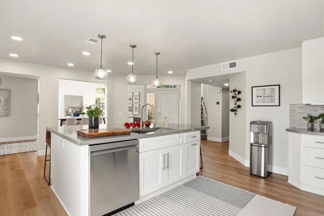 Detail Gallery Image 7 of 26 For 1708 Countryside Dr, Vista,  CA 92081 - 4 Beds | 3 Baths