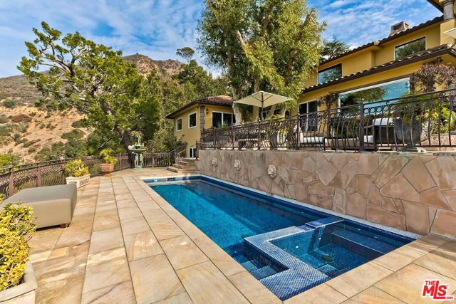 3595 Wonder View Drive, Los Angeles CA: https://media.crmls.org/mediaz/ae05af97-b42f-48c9-8d1f-51aba99b3d02.jpg