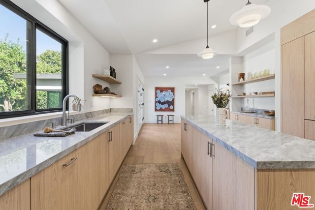 7401 Costello Avenue, Van Nuys CA: https://media.crmls.org/mediaz/ae060342-b114-4710-8d07-27ddb8ceedf0.jpg