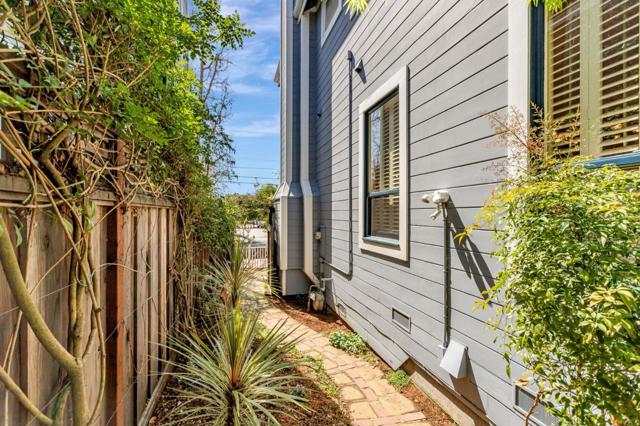 232 Union Street, Santa Cruz CA: https://media.crmls.org/mediaz/ae06318d-9b17-41e3-b269-7e1f0193e29c.jpg
