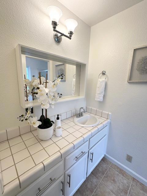 8 Arch Street, Redwood City CA: https://media.crmls.org/mediaz/ae07860c-1ff4-4d1a-b964-8bca5031fbd8.jpg