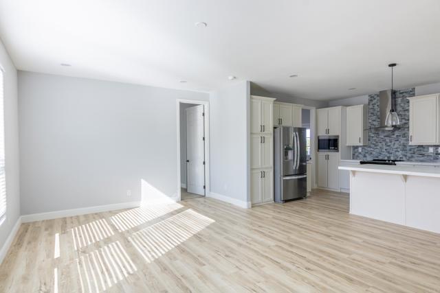 Detail Gallery Image 8 of 19 For 155 Las Flores Dr #39,  San Marcos,  CA 92069 - 4 Beds | 2 Baths