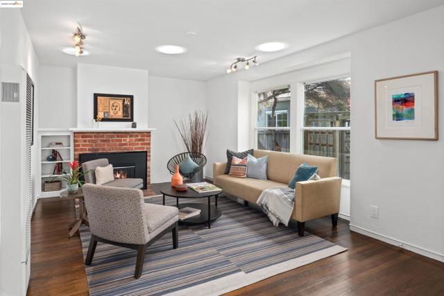 209 Behrens St, El Cerrito CA: https://media.crmls.org/mediaz/ae0838db-4350-48d2-ae96-c221980a65d9.jpg