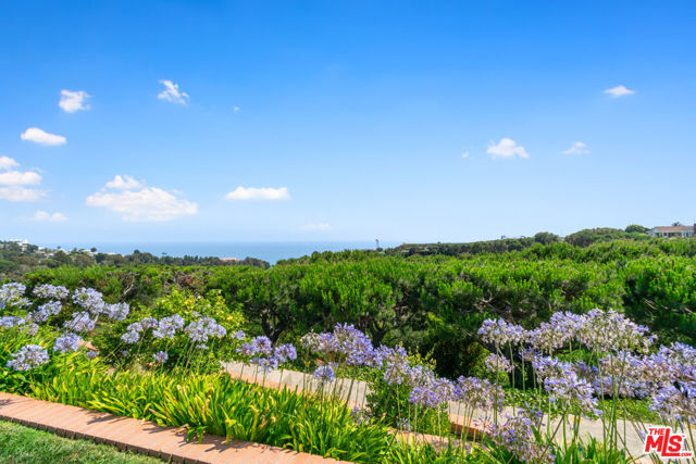 18044 Sandy Cape Drive, Pacific Palisades, California 90272, 4 Bedrooms Bedrooms, ,4 BathroomsBathrooms,Single Family Residence,For Sale,Sandy Cape,24415093