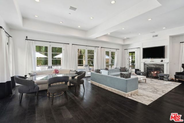 1600 Clear View Drive,  CA: https://media.crmls.org/mediaz/ae08be1e-cc9d-4654-8509-055d3bd2462b.jpg