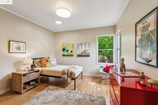 1621 Everett St, El Cerrito CA: https://media.crmls.org/mediaz/ae0905a9-16c0-4082-8dcb-da84a35486e5.jpg