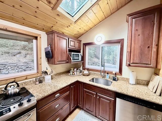 Detail Gallery Image 13 of 51 For 22136 Crestline Rd, Palomar Mountain,  CA 92060 - 1 Beds | 1/1 Baths