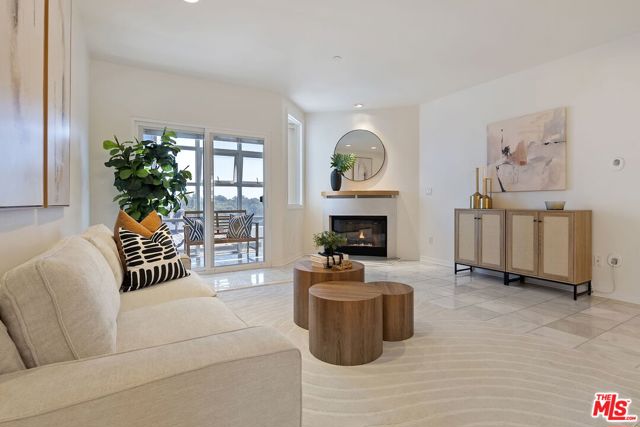171 N Church Lane, Los Angeles CA: https://media.crmls.org/mediaz/ae0adef5-6189-41bf-85c0-a7185facc1cc.jpg