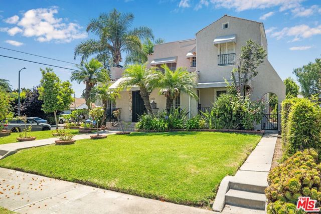 2431 8th Avenue, Los Angeles, California 90018, 3 Bedrooms Bedrooms, ,2 BathroomsBathrooms,Single Family Residence,For Sale,8th,24394853