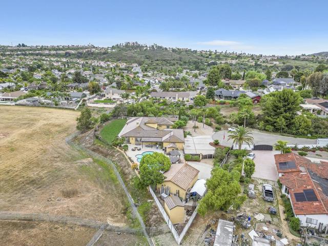 1508 Sequoia Lane, Vista CA: https://media.crmls.org/mediaz/ae0b0406-4bd9-44f0-9cb4-220490fe19ed.jpg