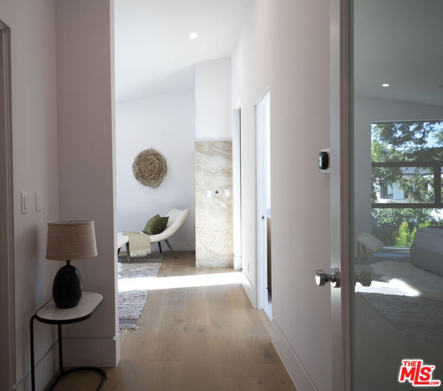 Image 23 of 44 For 3848 Vantage Avenue