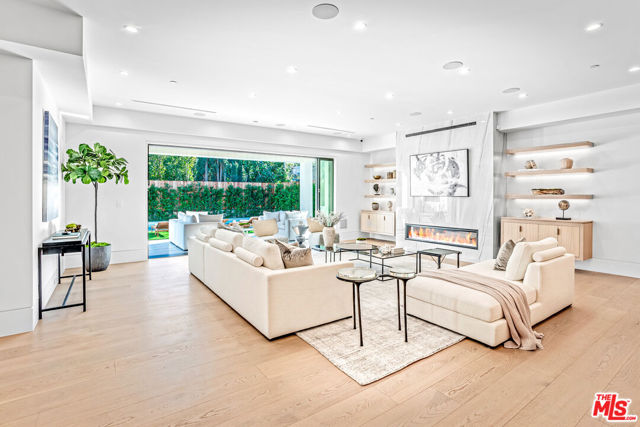 17228 Otsego Street, Encino CA: https://media.crmls.org/mediaz/ae0b8504-5a62-4078-bbff-fb09685eff0f.jpg