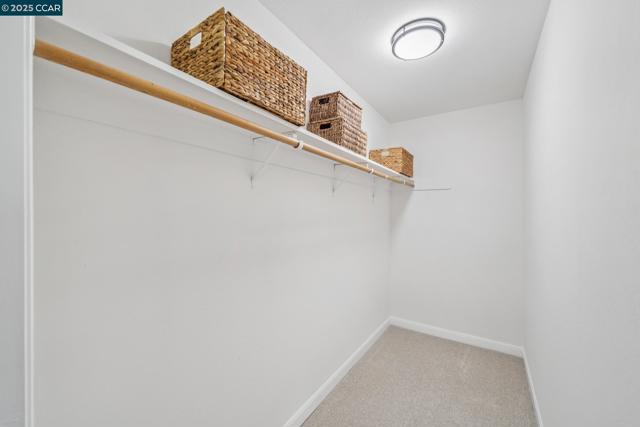 6 Greenwood Ct, Orinda CA: https://media.crmls.org/mediaz/ae0bc218-4308-4d2e-8b6b-8066566aa010.jpg